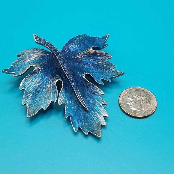 Vintage Blue Oak Leaf Silver Tone Brooch Pin with Blue Rhinestone Accents 1970s - Picture 8 of 8